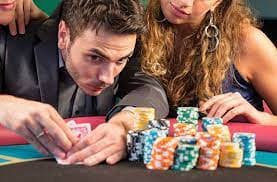 mildcasino Mega Sevens Dragon Tiger live dealer interface showing card draw and betting slip