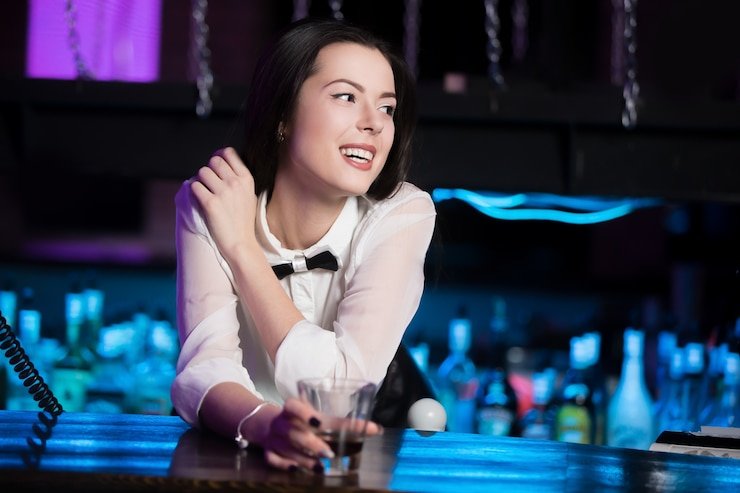 mildcasino Mega Sevens multilingual dealer explaining Sic Bo betting to players