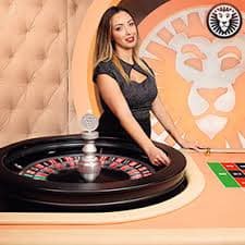 Pretty Gaming live blackjack table with professional dealer and HD camera setup